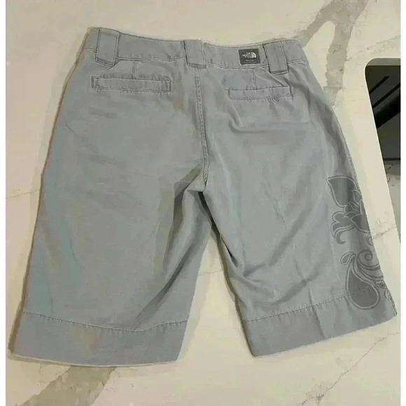 The North Face Chino Shorts Women's Size 10 Gray Longer Length Bermuda Style - Picture 5 of 6